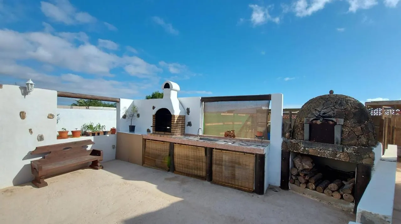 Casa Natura Ainhoa La Oliva Homestay