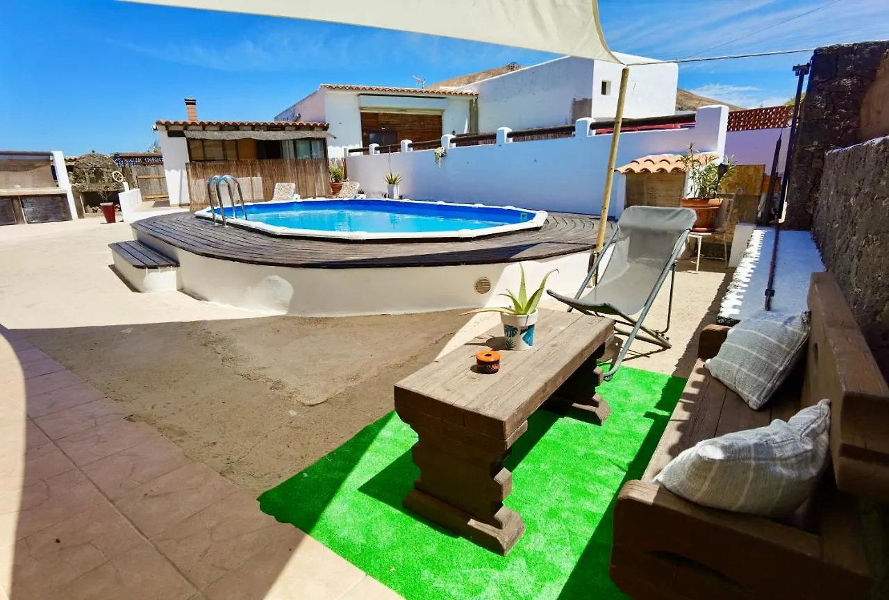 Casa Natura Ainhoa La Oliva Homestay